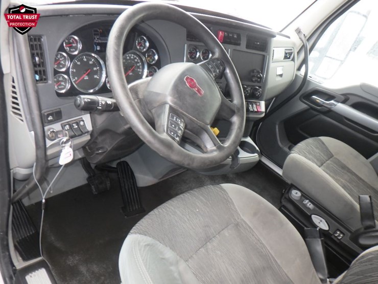 2022-kenworth-t680-image-16