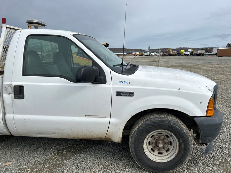 2001-ford-f250-image-13