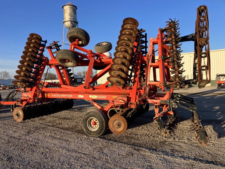 2013-kuhn-krause-8000-25-image-16