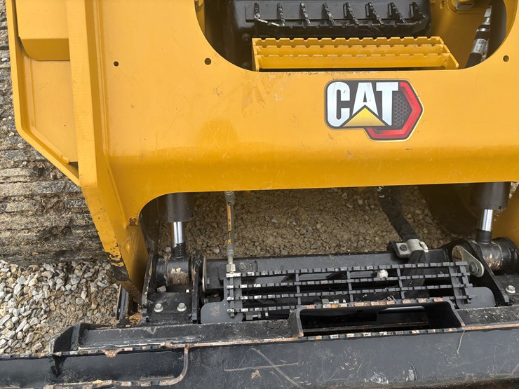 2023-caterpillar-289d3-image-49