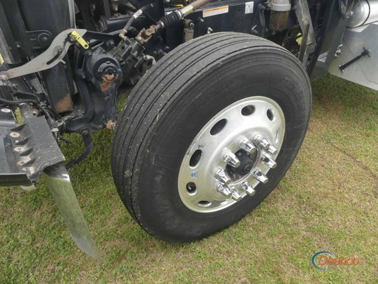 2020-peterbilt-389-image-13