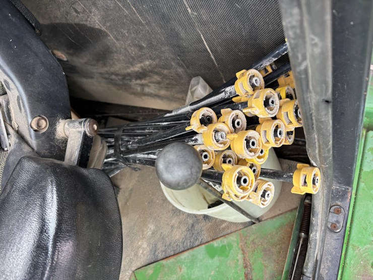 1989-john-deere-6000-image-26