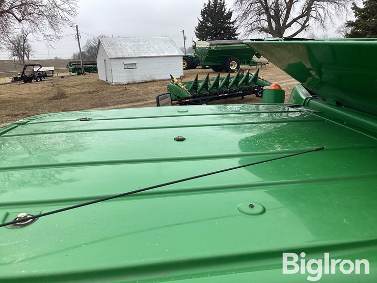 2010-john-deere-9770-sts-image-15