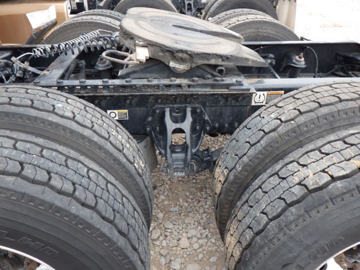 2022-kenworth-t680-image-15