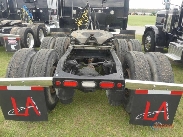 2020-peterbilt-389-image-7