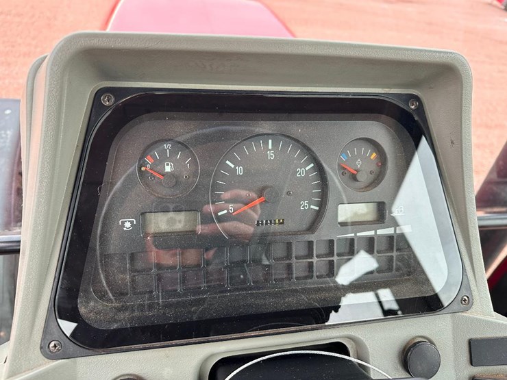 massey-ferguson-8160-image-57