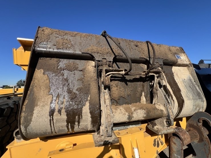 2022-volvo-l90h-image-23