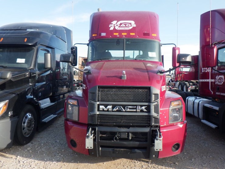 2020-mack-an64t-anthem-image-2