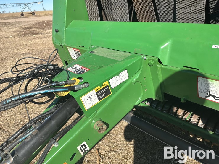 2023-john-deere-560m-image-13