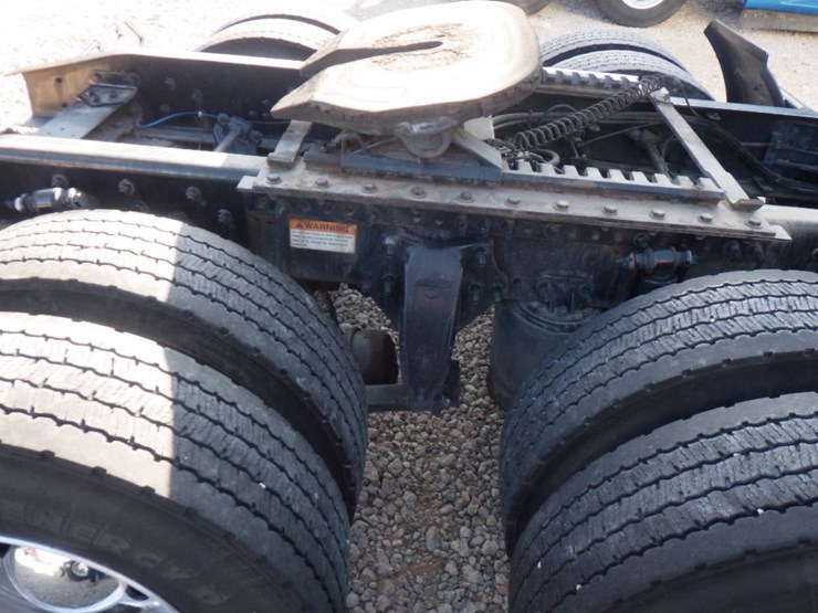 2020-freightliner-cascadia-126-image-4