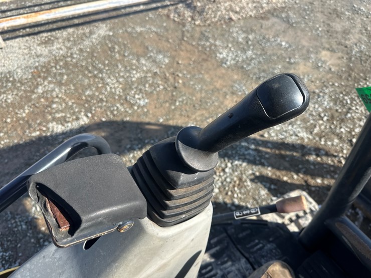 yanmar-vio35-6a-image-47