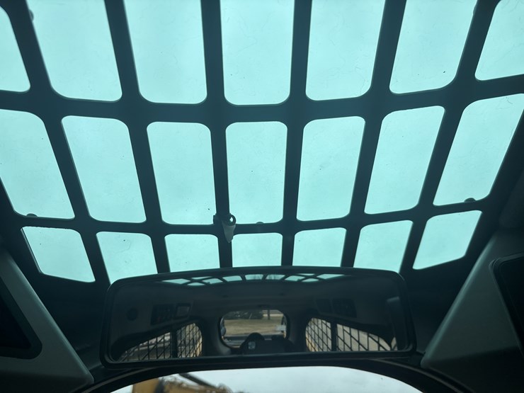 2023-caterpillar-289d3-image-45