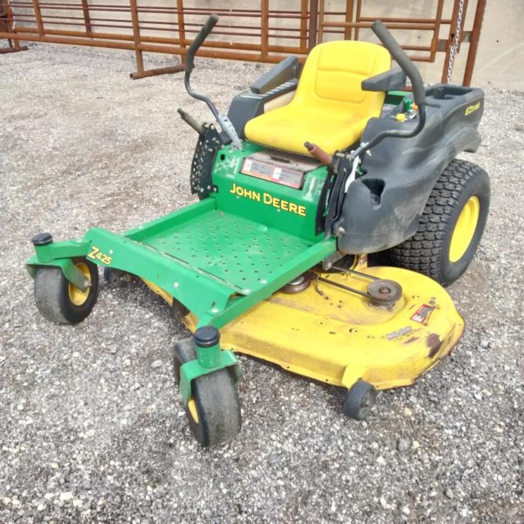 JOHN DEERE Z425