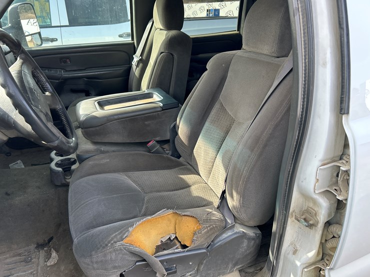 2006-chevrolet-2500-image-47