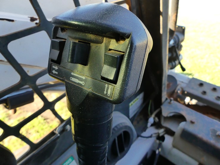 2013-bobcat-t190-image-14