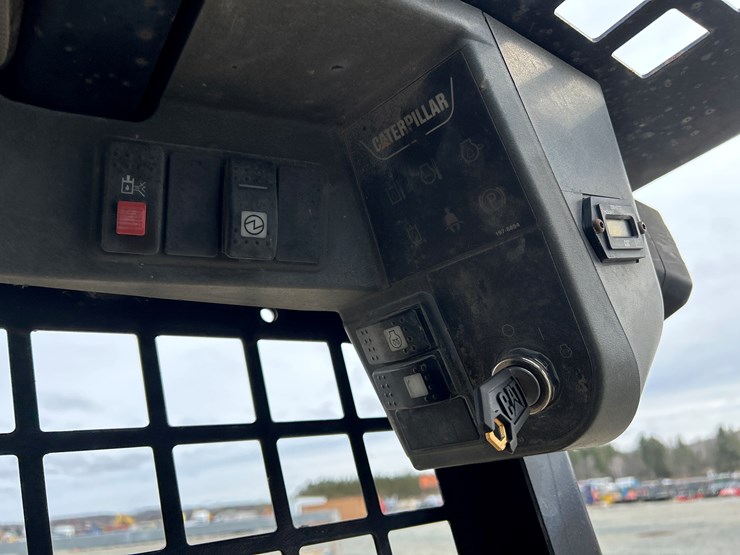 caterpillar-252b-image-35