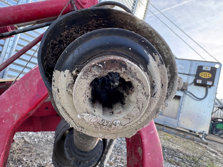 new-holland-h6750-image-3