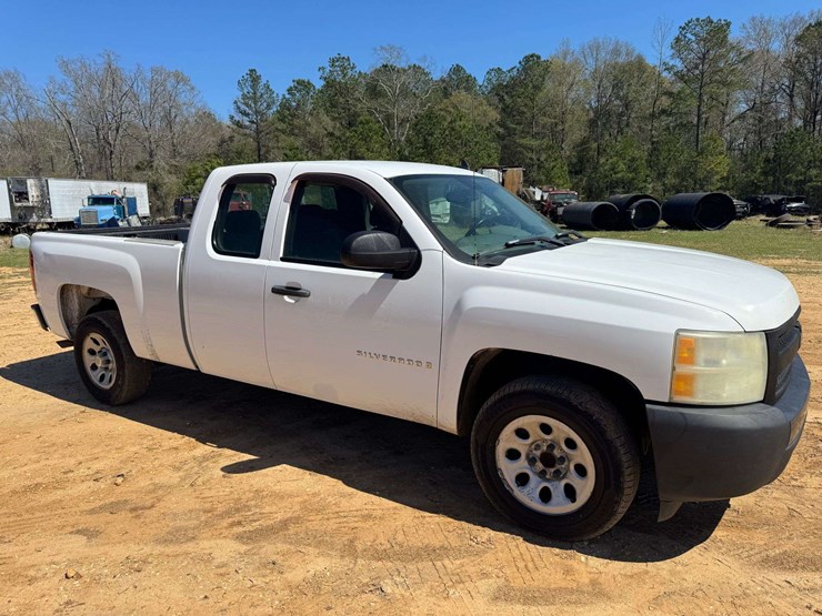 2008-chevrolet-silverado-1500-image-2