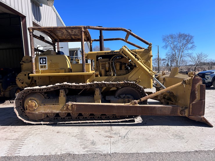 caterpillar-d7-image-6