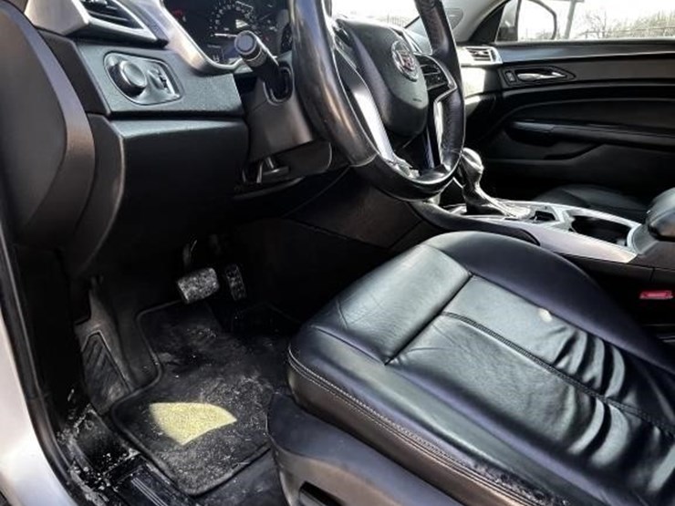 2013-cadillac-srx-image-13