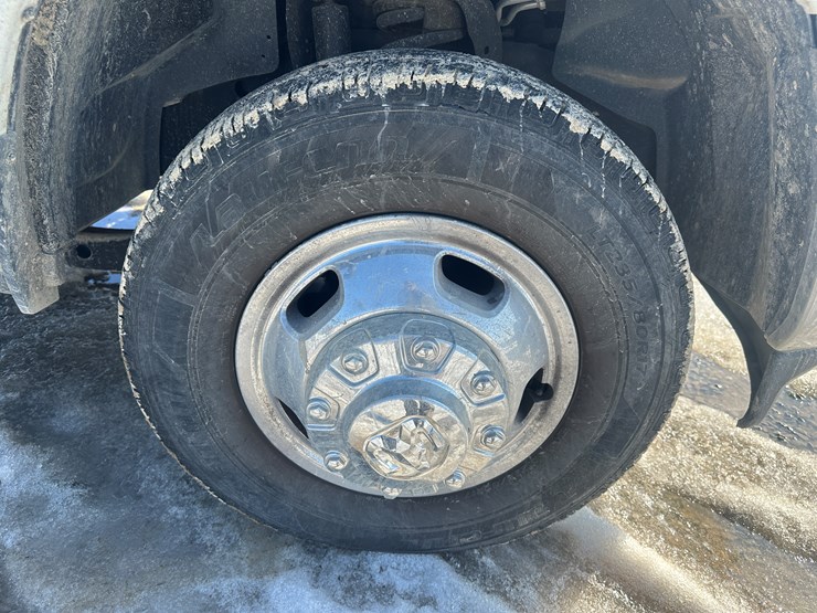 2020-dodge-3500-image-65