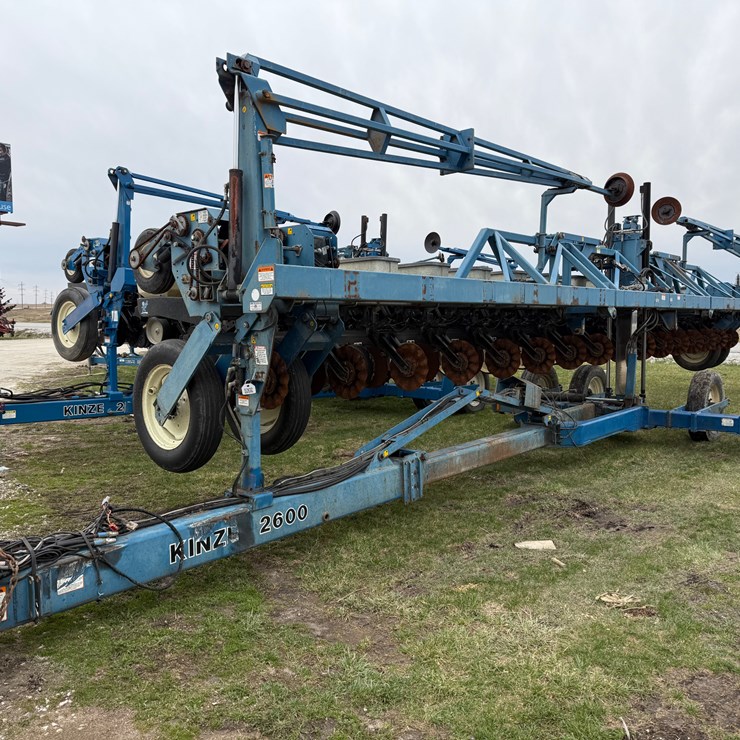 KINZE 2600