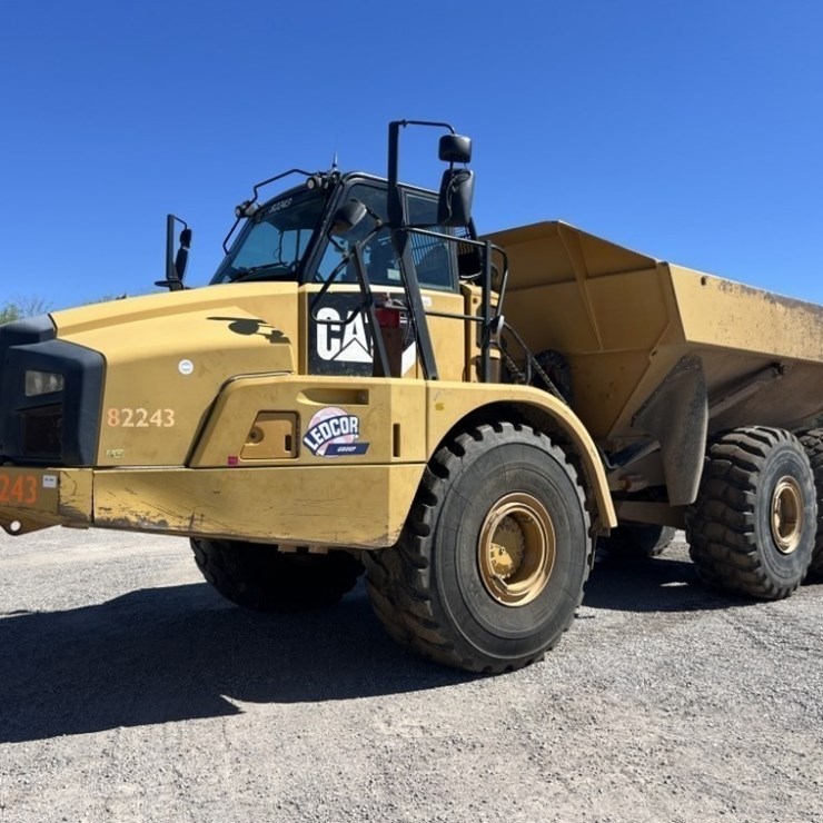 2013 CATERPILLAR 740B