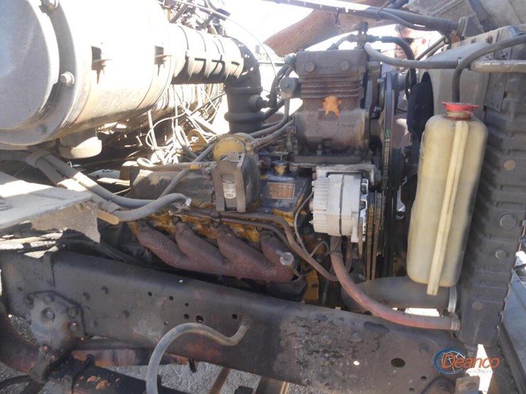 1985-ford-8000-image-10