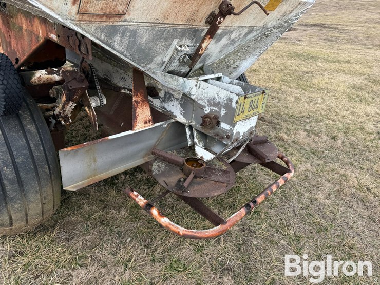 mobility-6.5-ton-pull-type-fertilizer-spreader-image-17