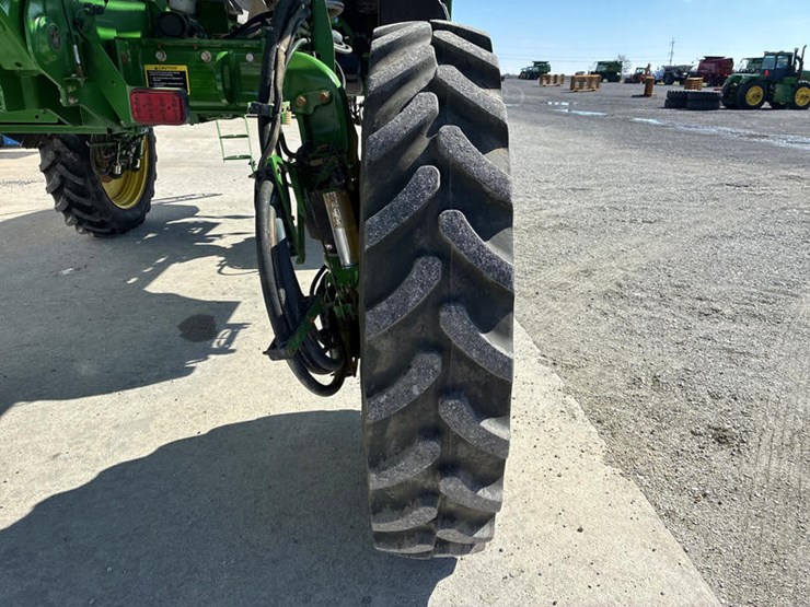 2018-john-deere-r4030-image-57
