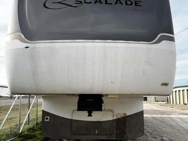 l1--2006-escalade-32'-travel-trailer-image-13