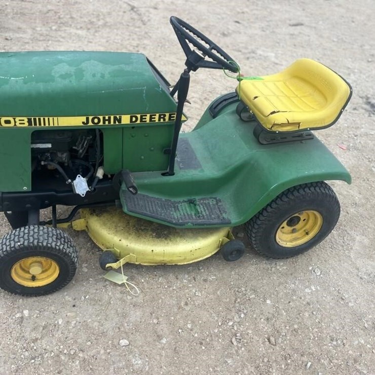 JOHN DEERE 108