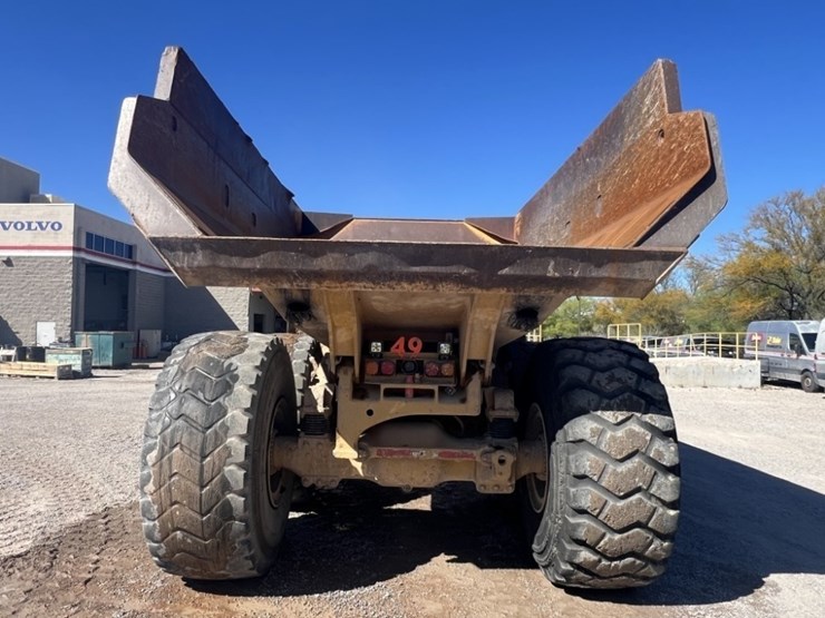 2010-caterpillar-740b-image-4