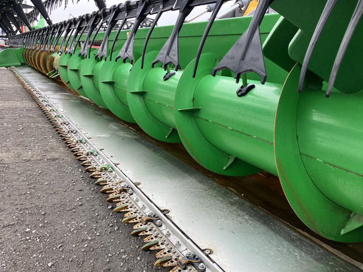 2018-john-deere-635f-image-4