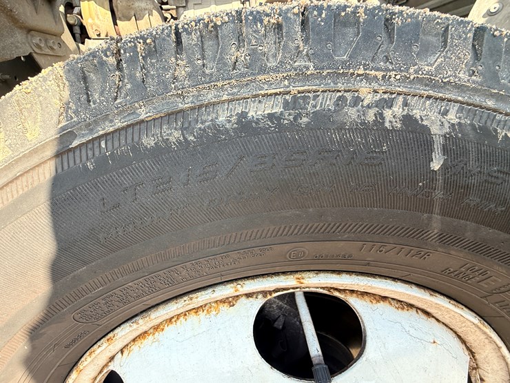 2004-isuzu-npr-image-56