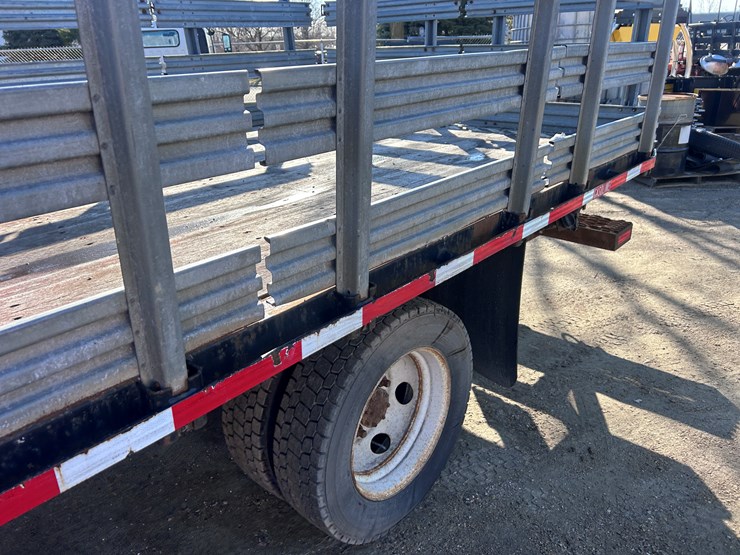 2013-isuzu-npr-image-14