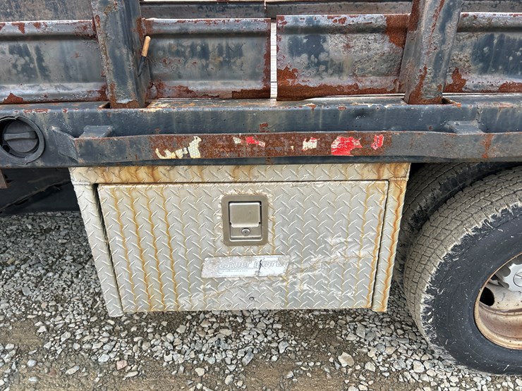 2006-chevrolet-3500-image-18