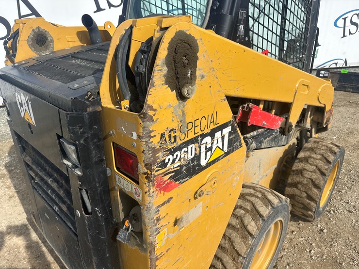 caterpillar-226d-image-14