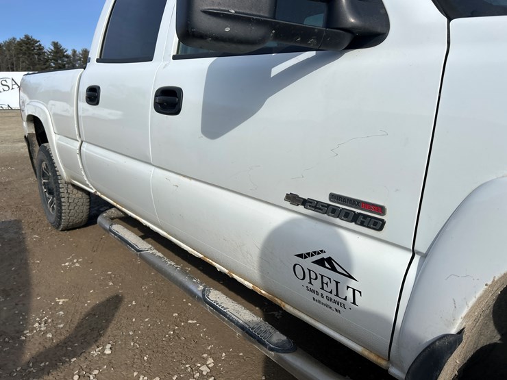 2006-chevrolet-2500-image-16