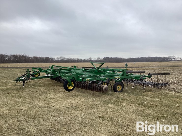 john-deere-2310-image-1