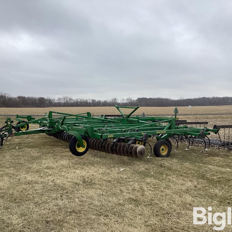 JOHN DEERE 2310