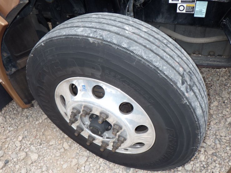 2022-kenworth-t680-image-23