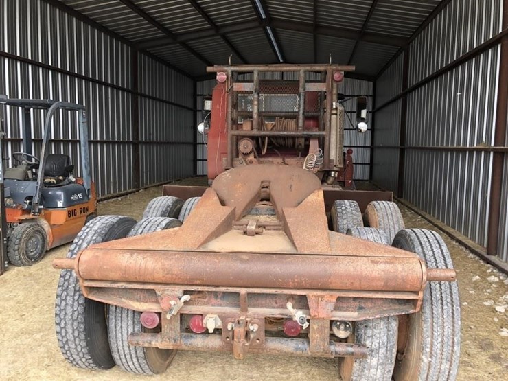 offsite--1976-mack-u-685-image-8