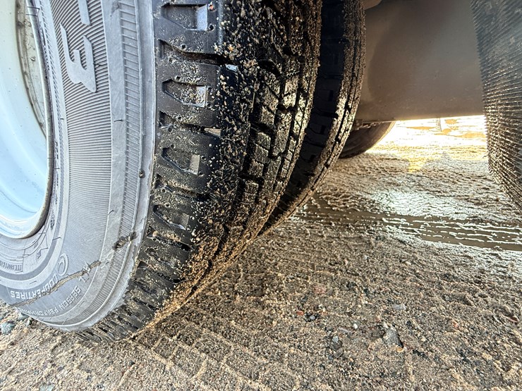 2004-isuzu-npr-image-61