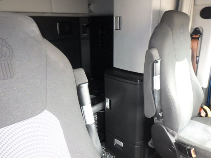 2022-kenworth-t680-image-5