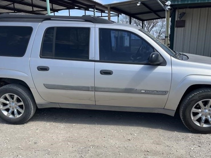 2004-chevrolet-trailblazer-image-2