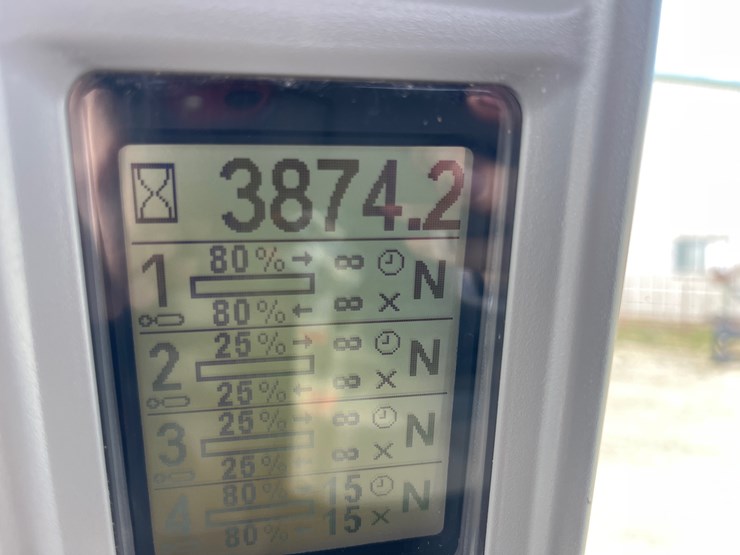 case-ih-magnum-370-cvt-image-43