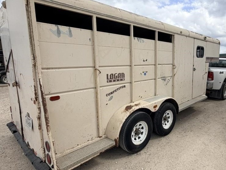 l2---1994-logan-coachman-3-horse-trailer-image-3