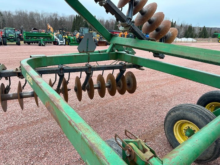 john-deere-235-image-24