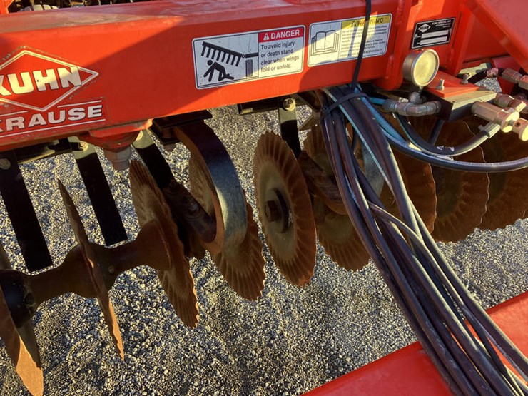2013-kuhn-krause-8000-25-image-5